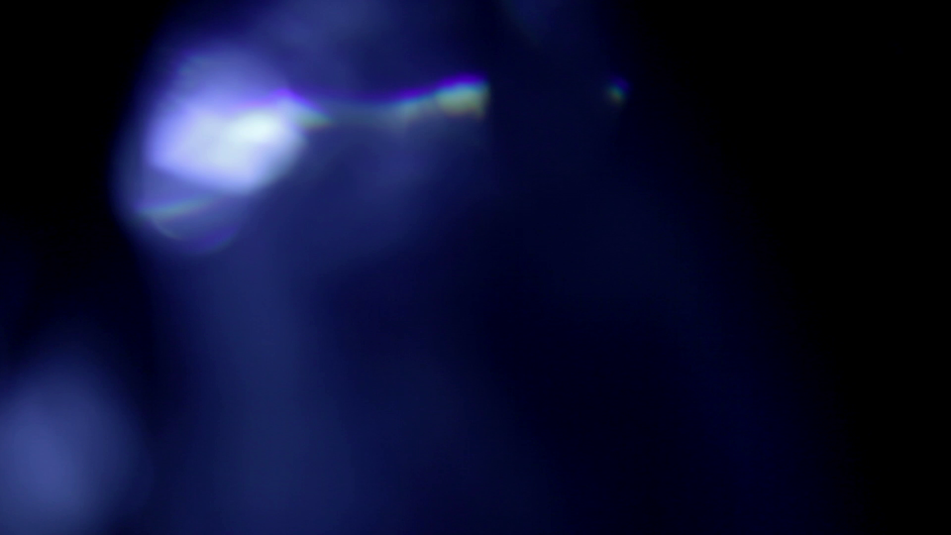 Blue Light Leak Overlay - Auroral Flash Transition — Free Stock Footage 